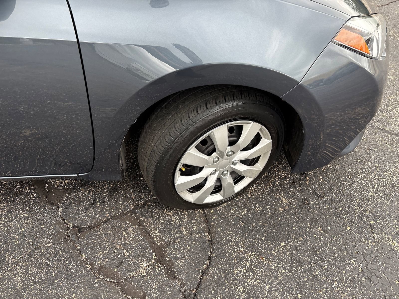 Used 2015 Toyota Corolla LE FWD image 33
