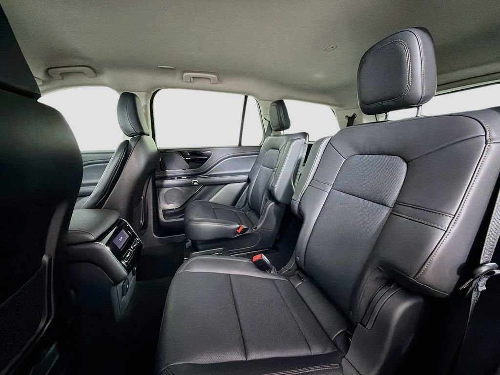 Used 2026 Lincoln Aviator 2WD image 25