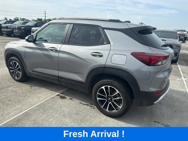 Used 2025 Chevrolet TrailBlazer LT FWD image 17