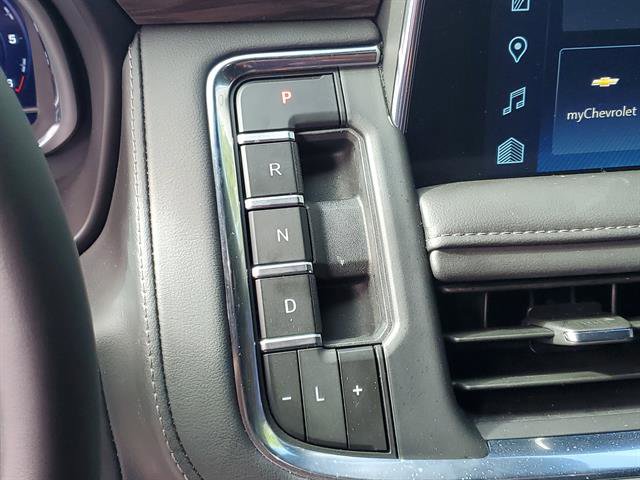 Used 2024 Chevrolet Suburban Z71 w/ Luxury Package image 47