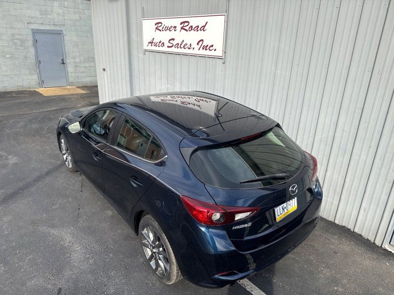 Used 2018 MAZDA MAZDA3 Touring image 11