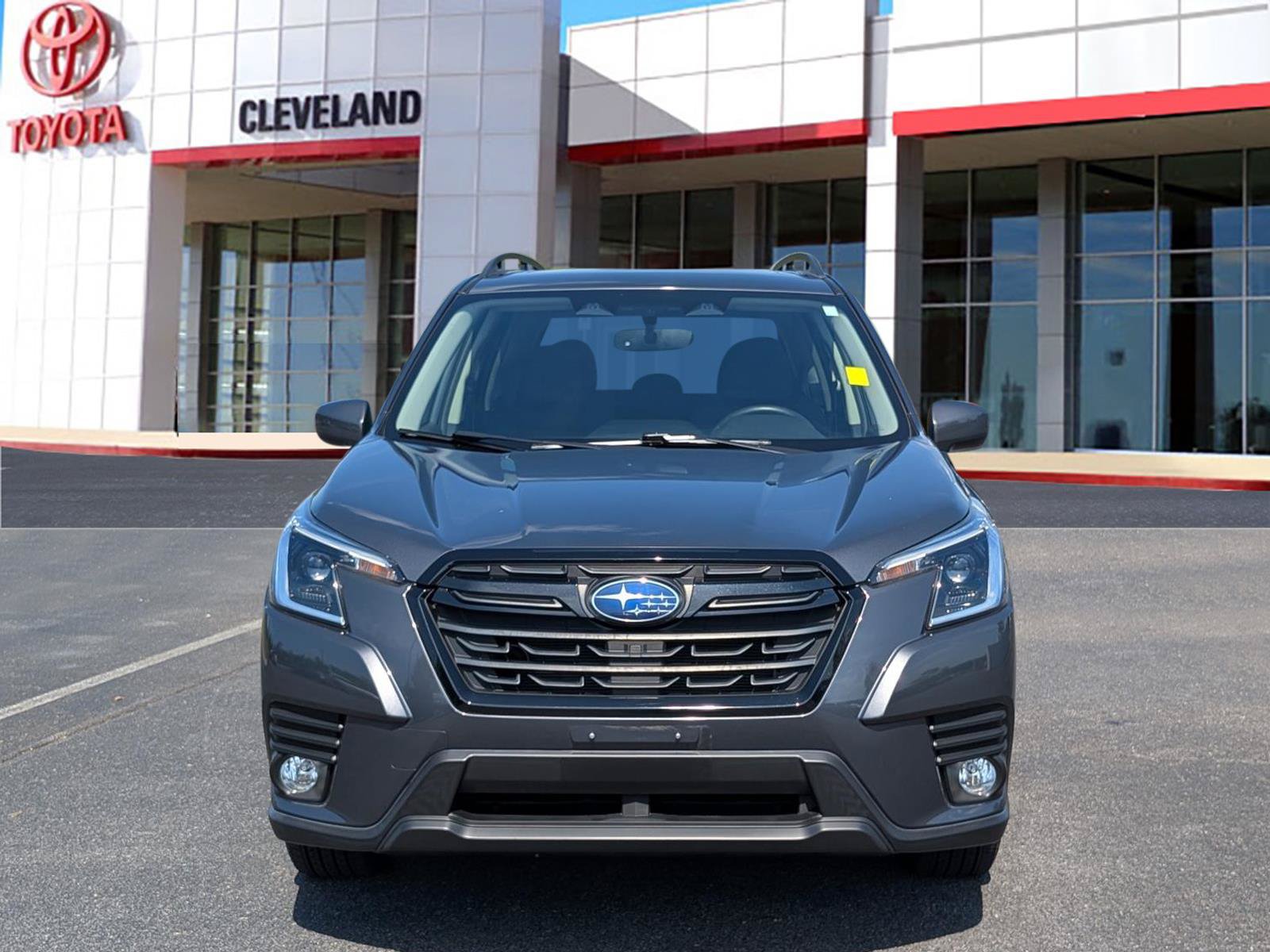 Used 2023 Subaru Forester Premium AWD/4WD image 3