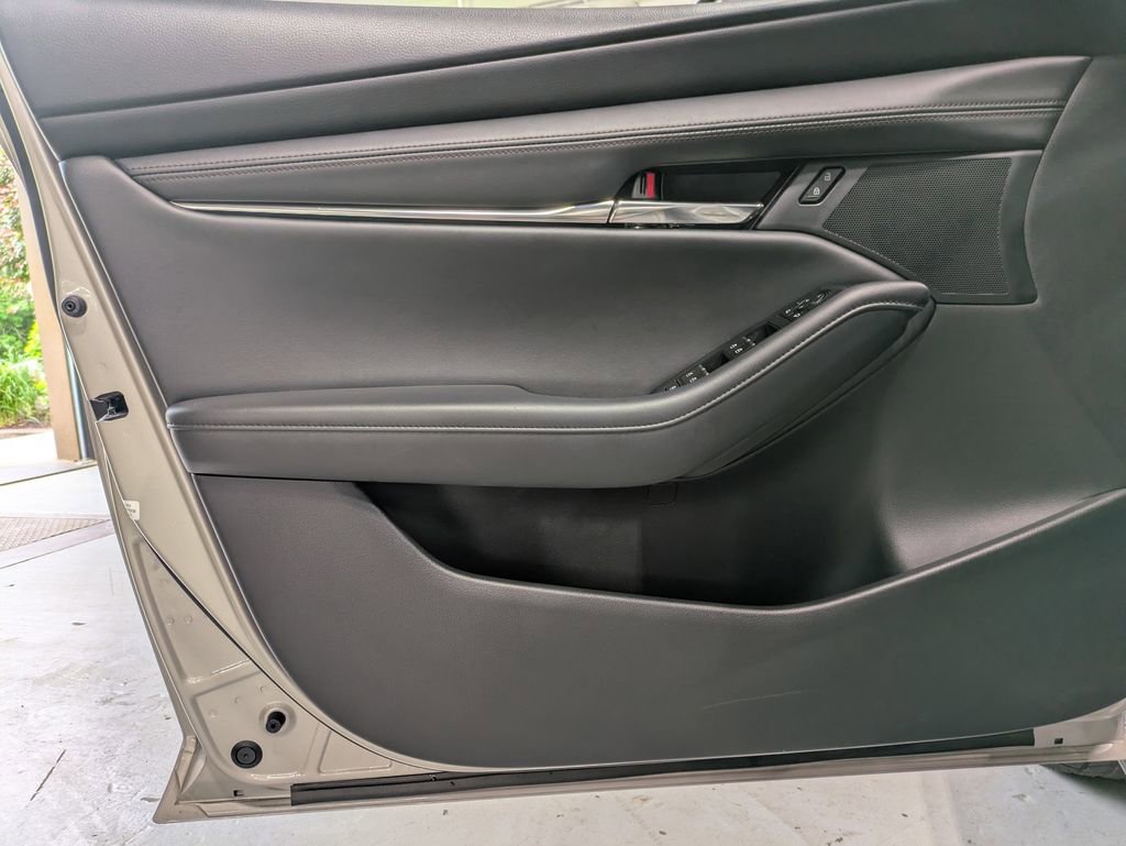 Used 2023 MAZDA MAZDA3 s FWD image 10