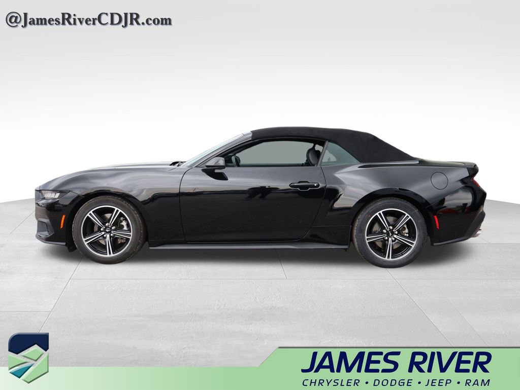 Used 2025 Ford Mustang Premium image 2