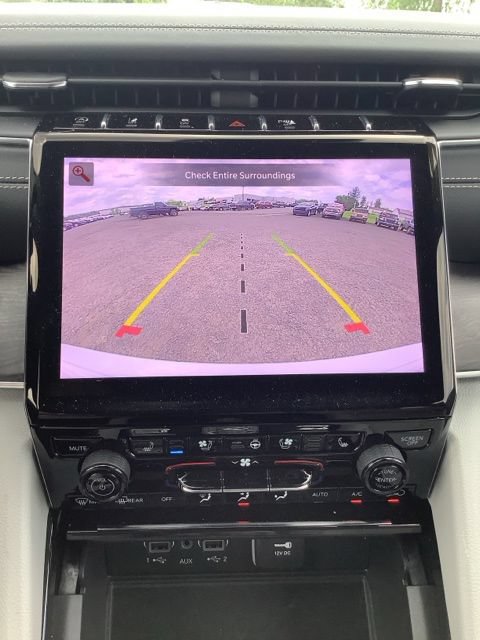 Certified 2023 Jeep Grand Cherokee Overland w/ Luxury Tech Group IV AWD/4WD image 26