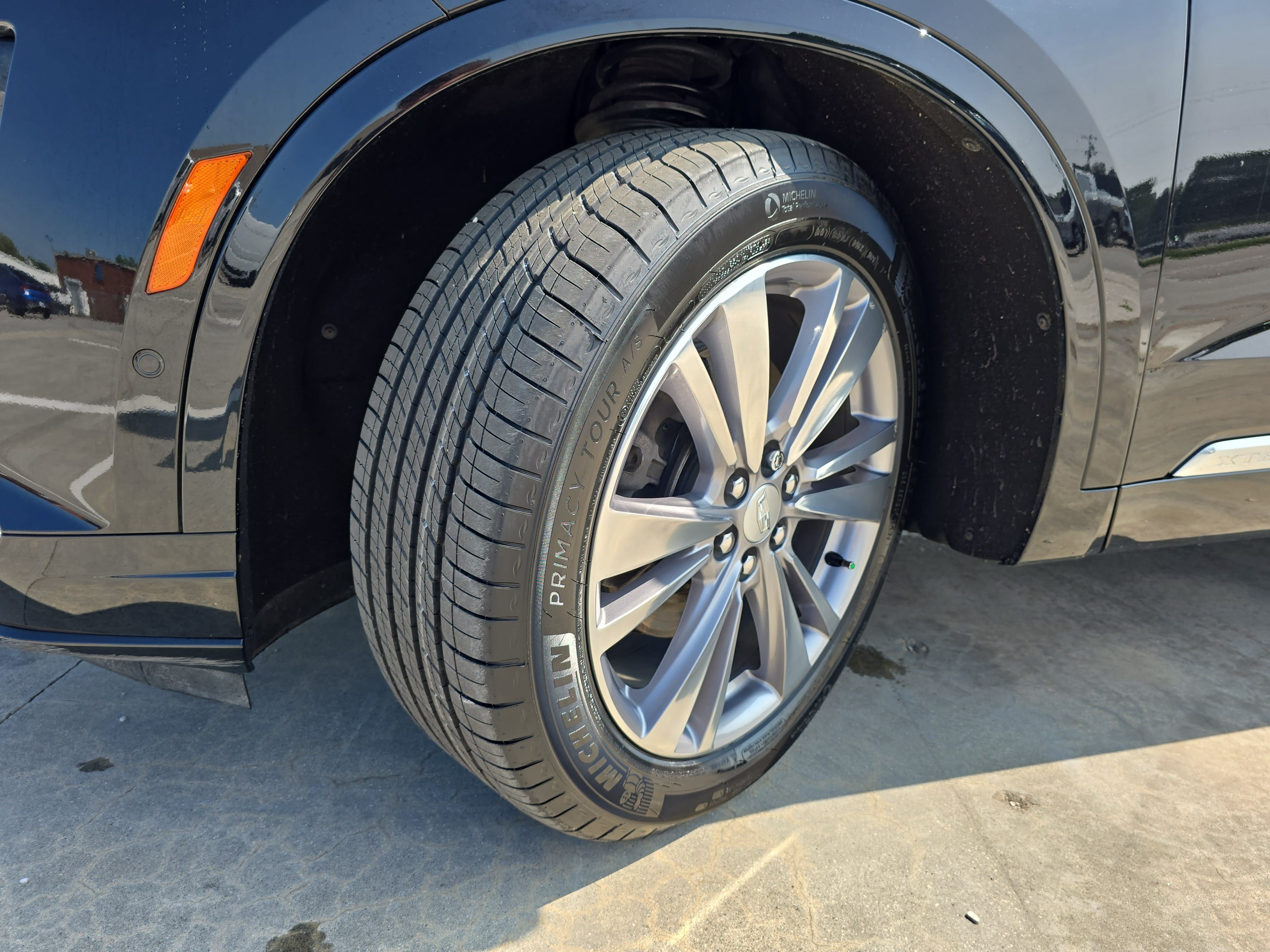 Used 2024 Cadillac XT6 Premium Luxury w/ Platinum Package FWD image 34