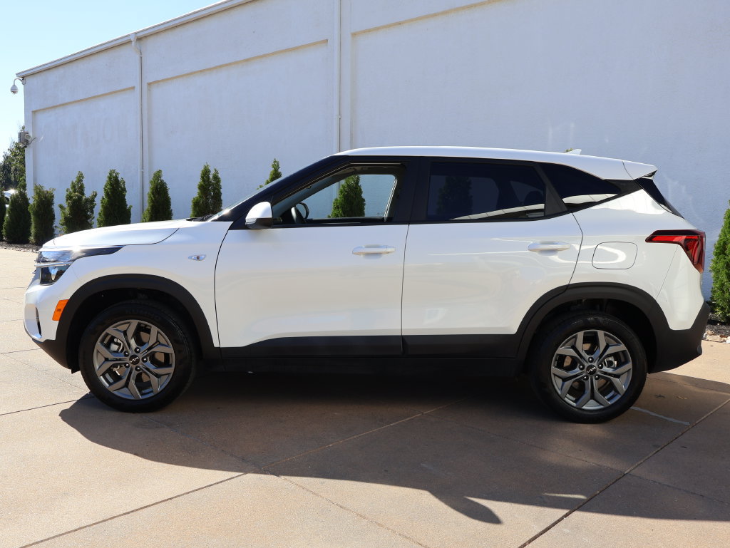 Used 2026 Kia Seltos LX AWD/4WD image 3