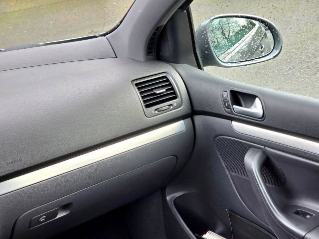 Used 2008 Volkswagen GTI 2-Door image 21