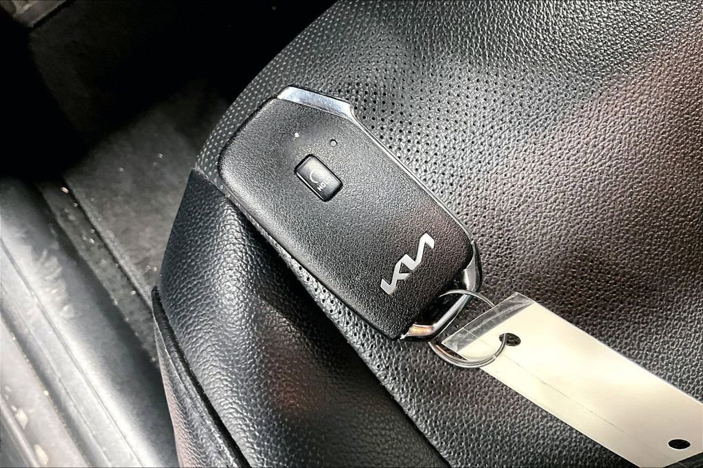 Used 2023 Kia Sportage EX image 13