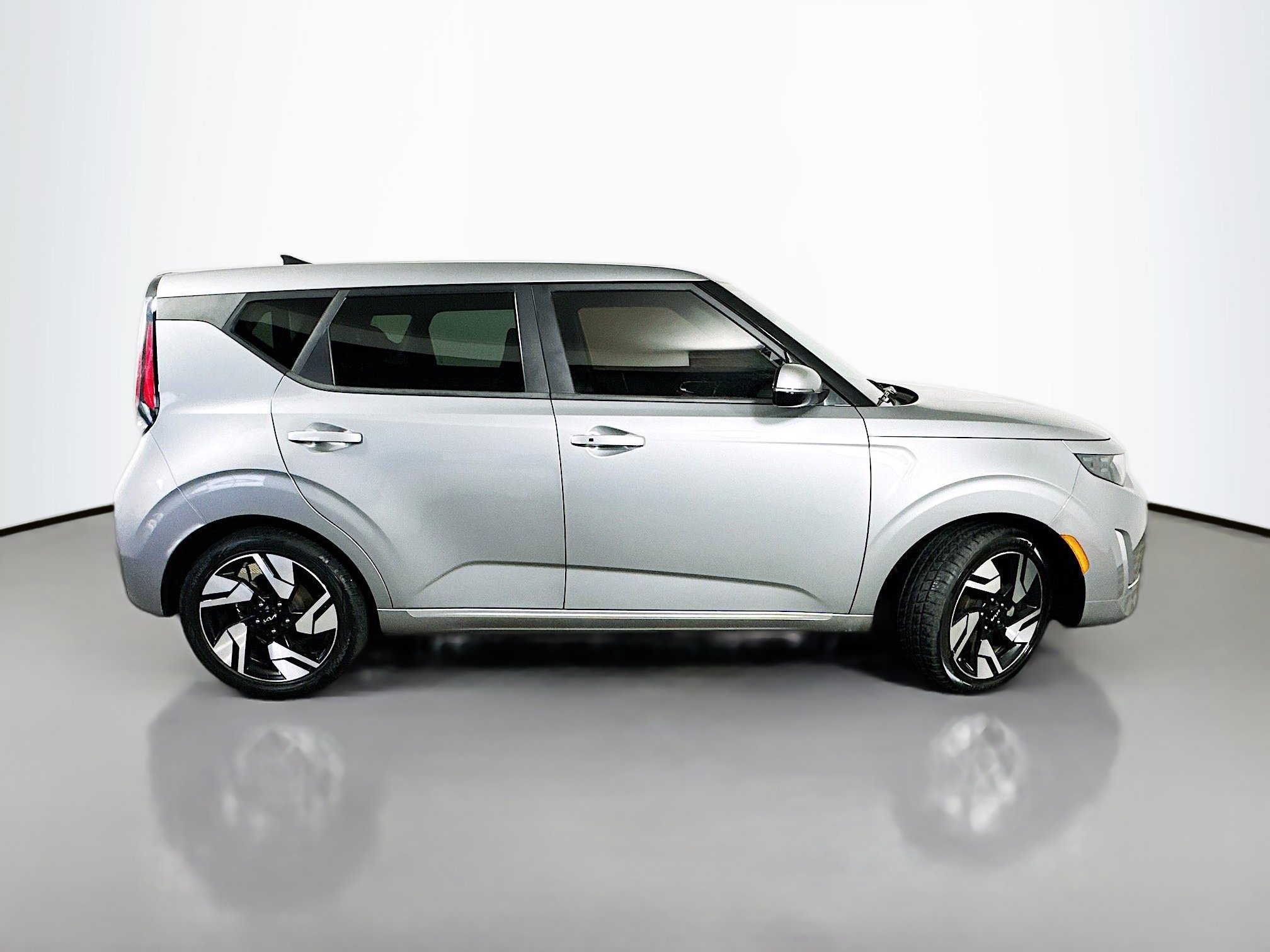 Certified 2023 Kia Soul GT-Line image 8