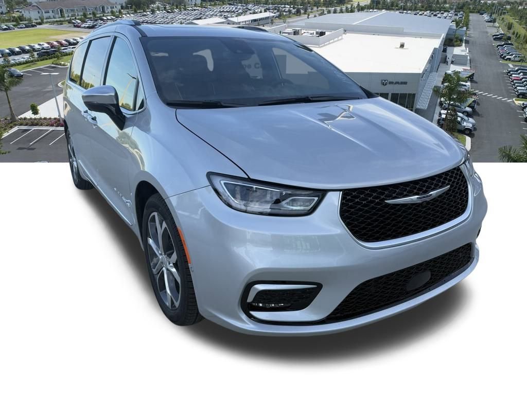 New 2026 Chrysler Pacifica Pinnacle image 2