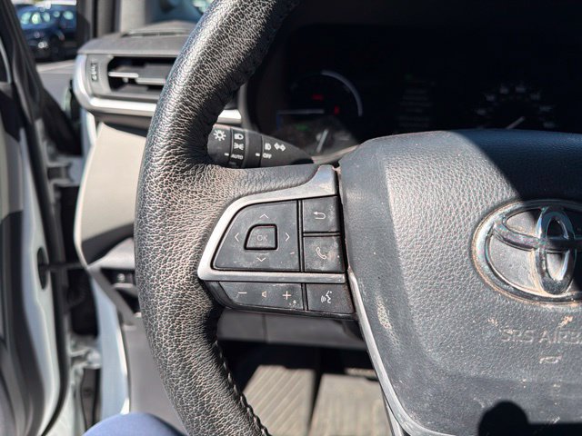 Used 2023 Toyota Sienna XLE w/ XLE Plus Package FWD image 21