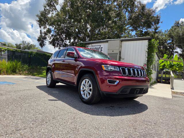 Used 2021 Jeep Grand Cherokee Laredo image 1