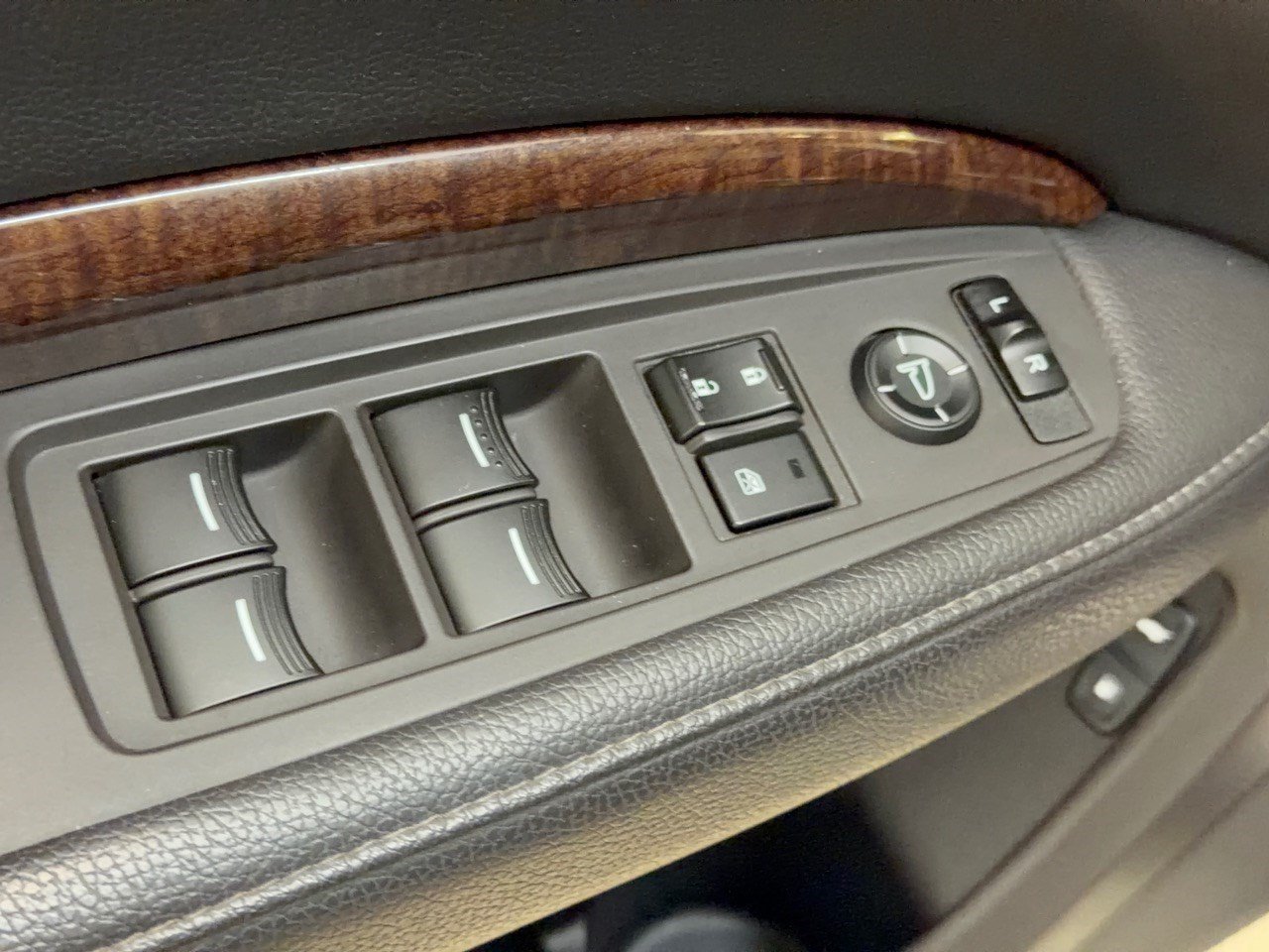 Used 2020 Acura MDX FWD image 15