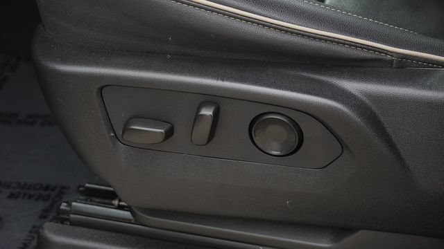 Used 2024 Chevrolet Suburban Premier AWD/4WD image 20