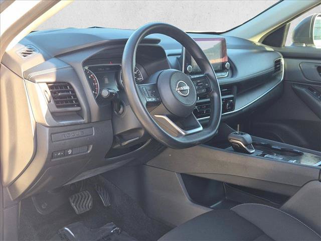 Used 2024 Nissan Rogue S FWD image 10