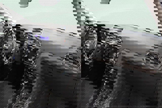 Used 2022 Volkswagen Tiguan SE image 13