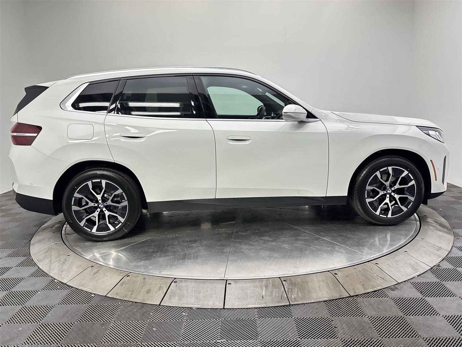 Used 2026 BMW X3 xDrive30 w/ Convenience Package image 17