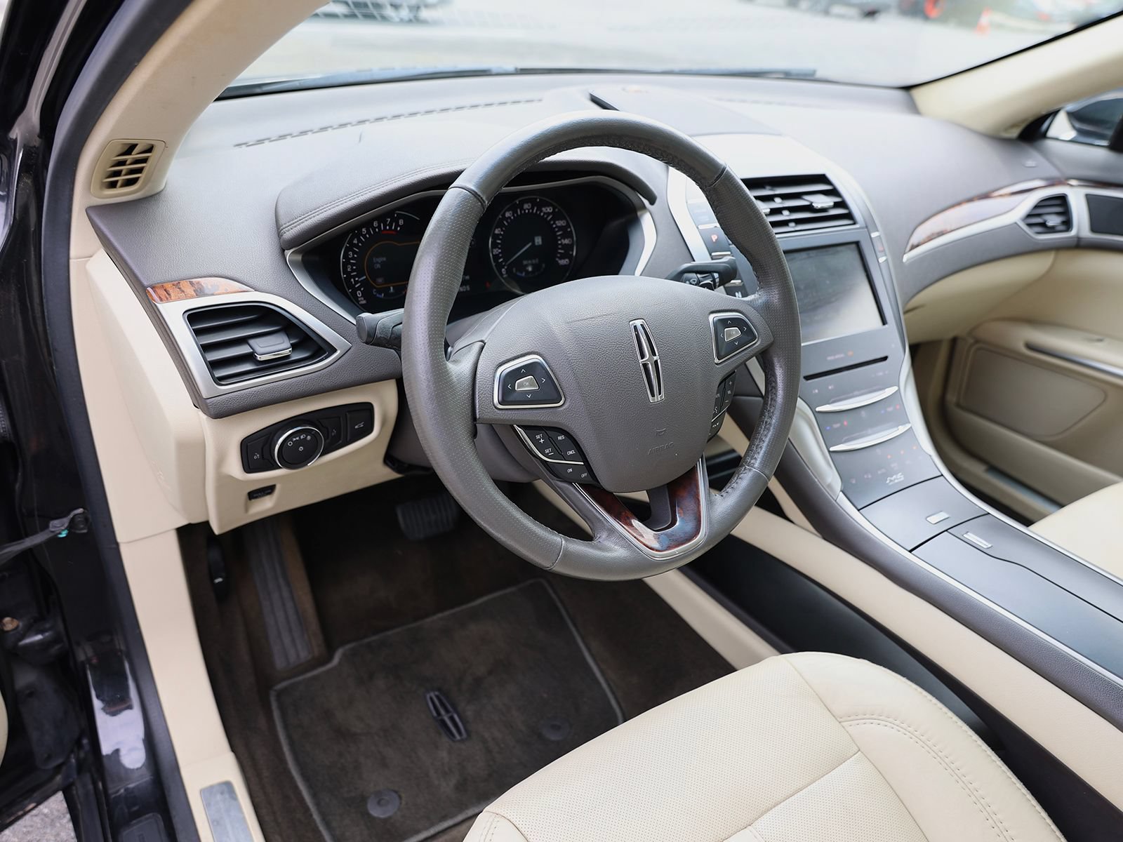 Used 2014 Lincoln MKZ AWD w/ Equipment Group 102A Reserve image 15