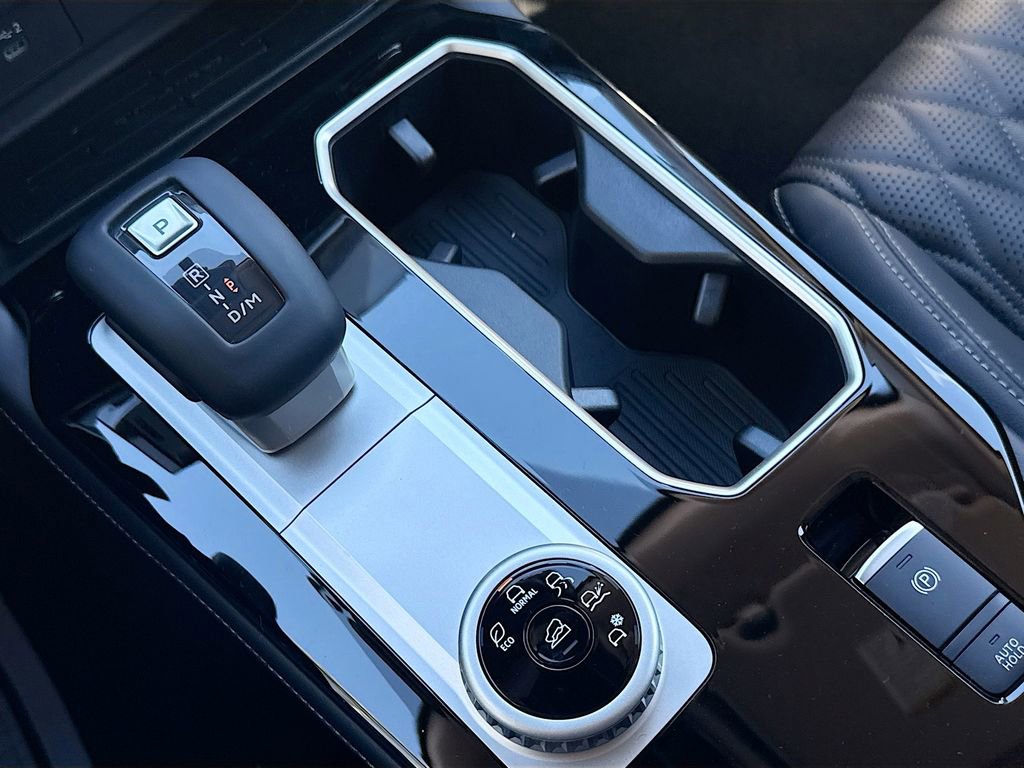 New 2026 Mitsubishi Outlander SEL image 17