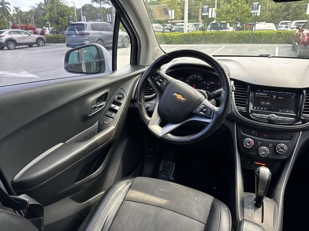 Used 2019 Chevrolet Trax LT w/ LT Convenience Package FWD image 21