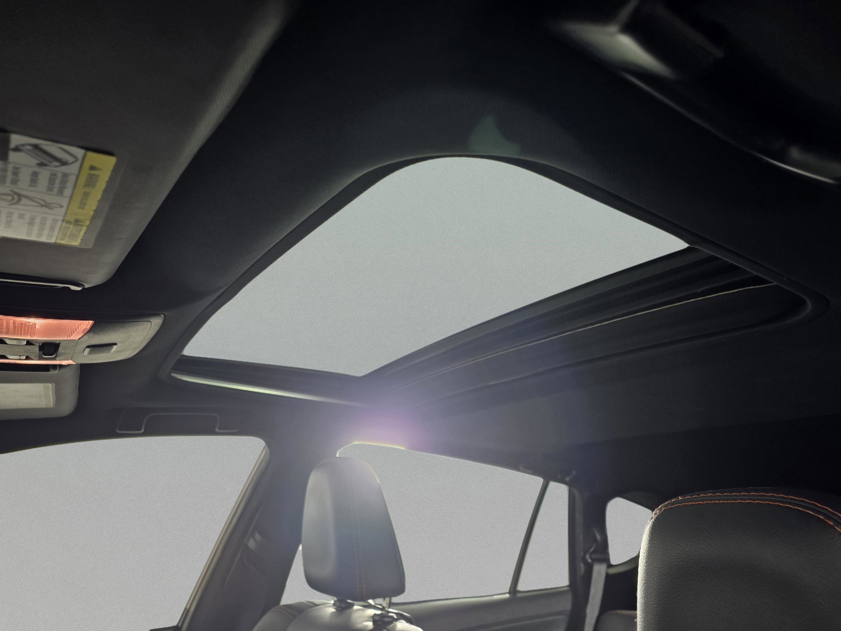 Used 2018 Toyota RAV4 SE image 11