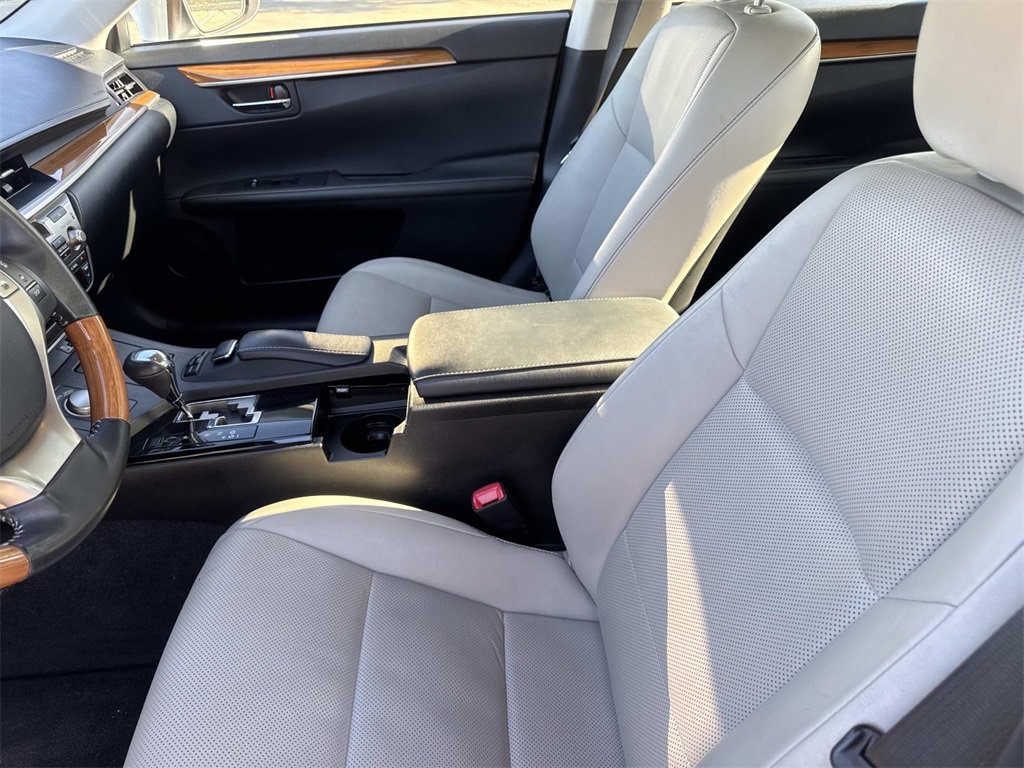 Used 2014 Lexus ES 300h image 22
