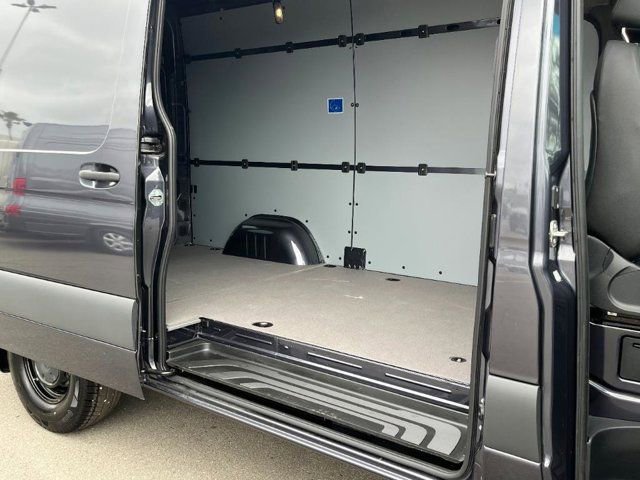 New 2024 Mercedes-Benz Sprinter 2500 image 24