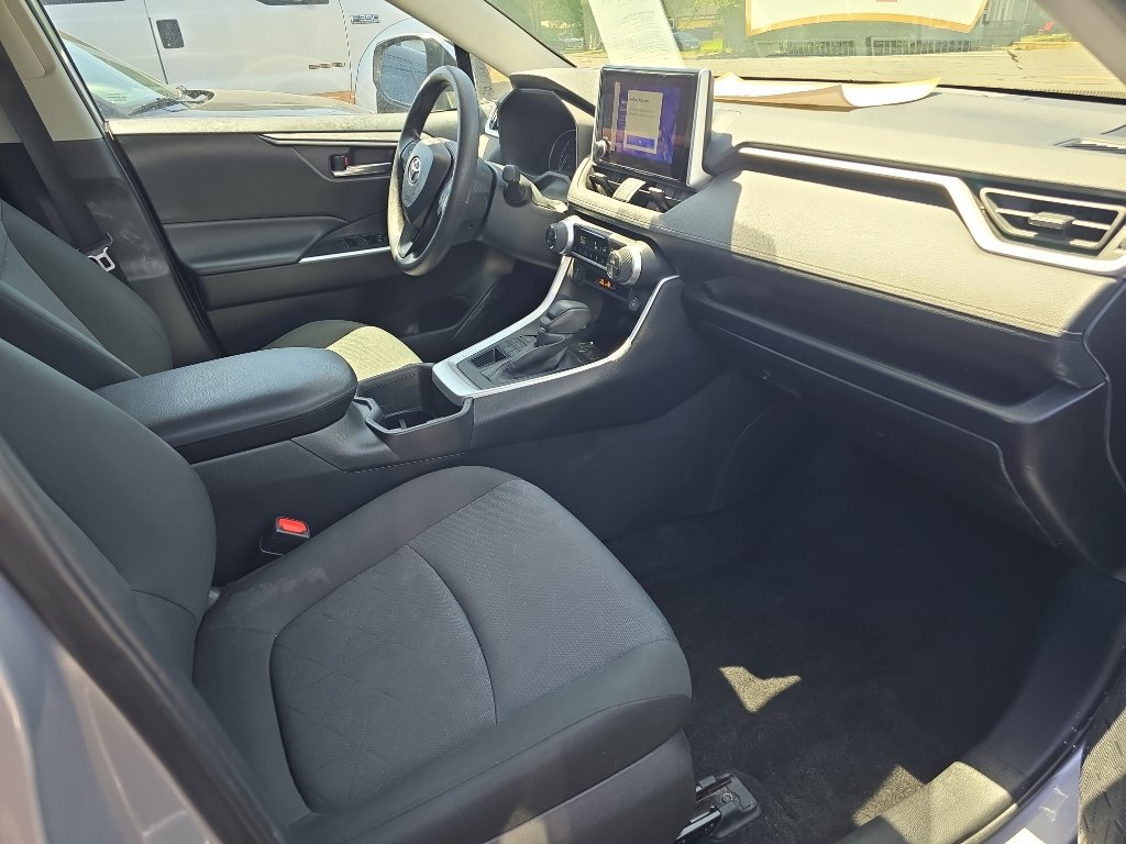 Used 2024 Toyota RAV4 XLE AWD/4WD image 15
