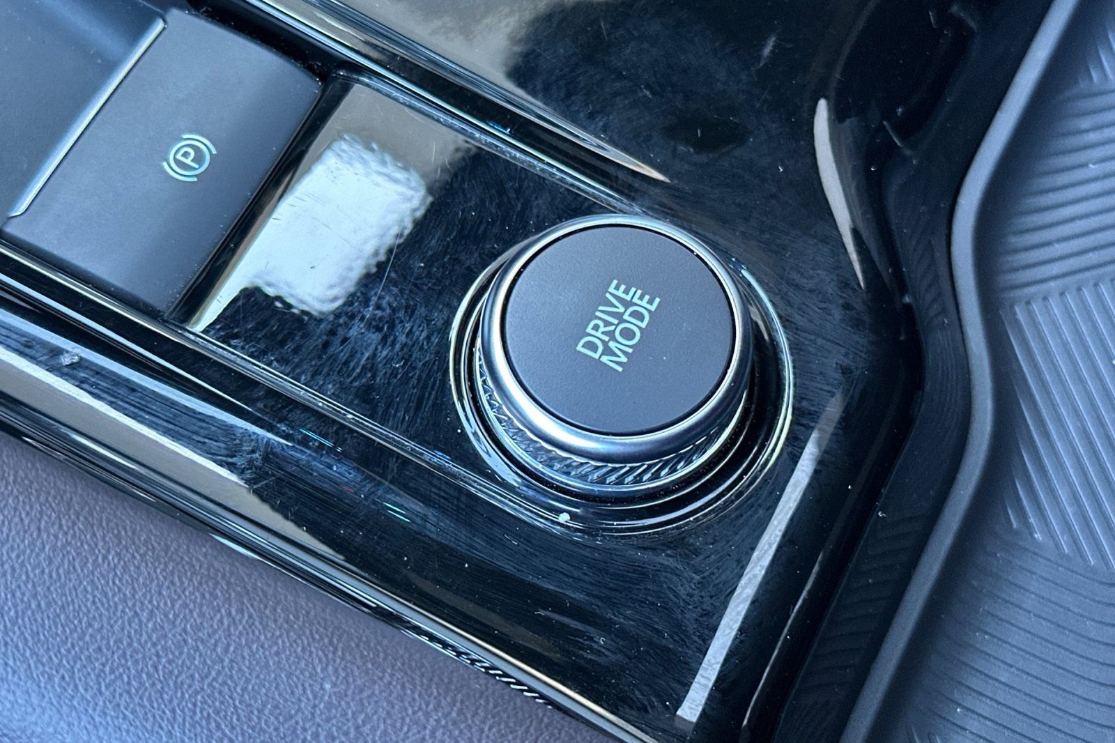 Used 2025 Ford Explorer Platinum w/ LUX Leather Package image 34