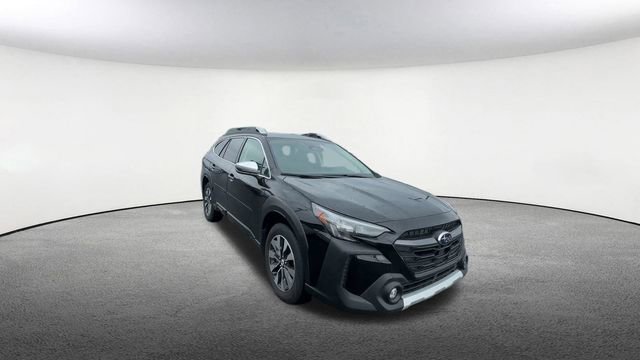 Used 2025 Subaru Outback Touring AWD/4WD image 2