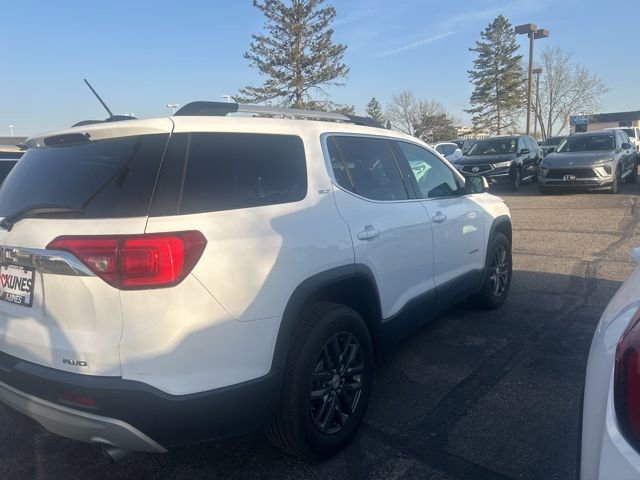 Used 2017 GMC Acadia SLT image 3