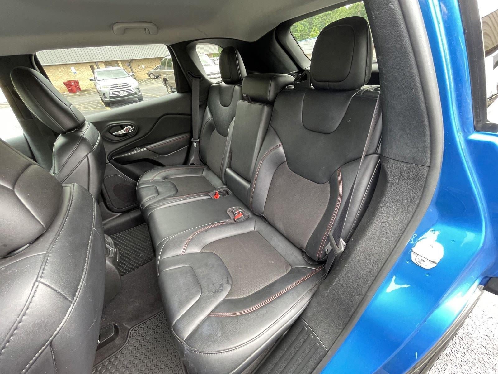 Used 2022 Jeep Cherokee Trailhawk w/ Sound & Nav Group AWD/4WD image 44