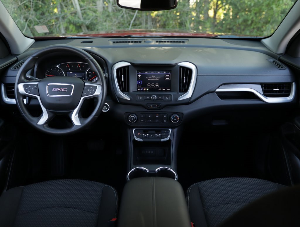 Used 2024 GMC Terrain SLE image 19