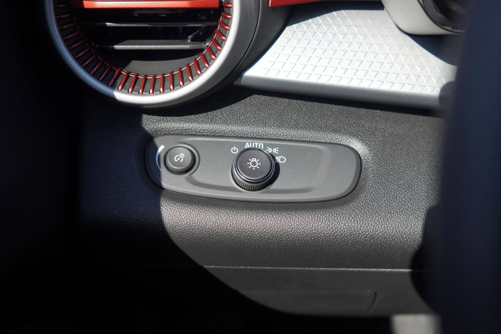 New 2026 Chevrolet Trax RS w/ Sunroof Package image 20