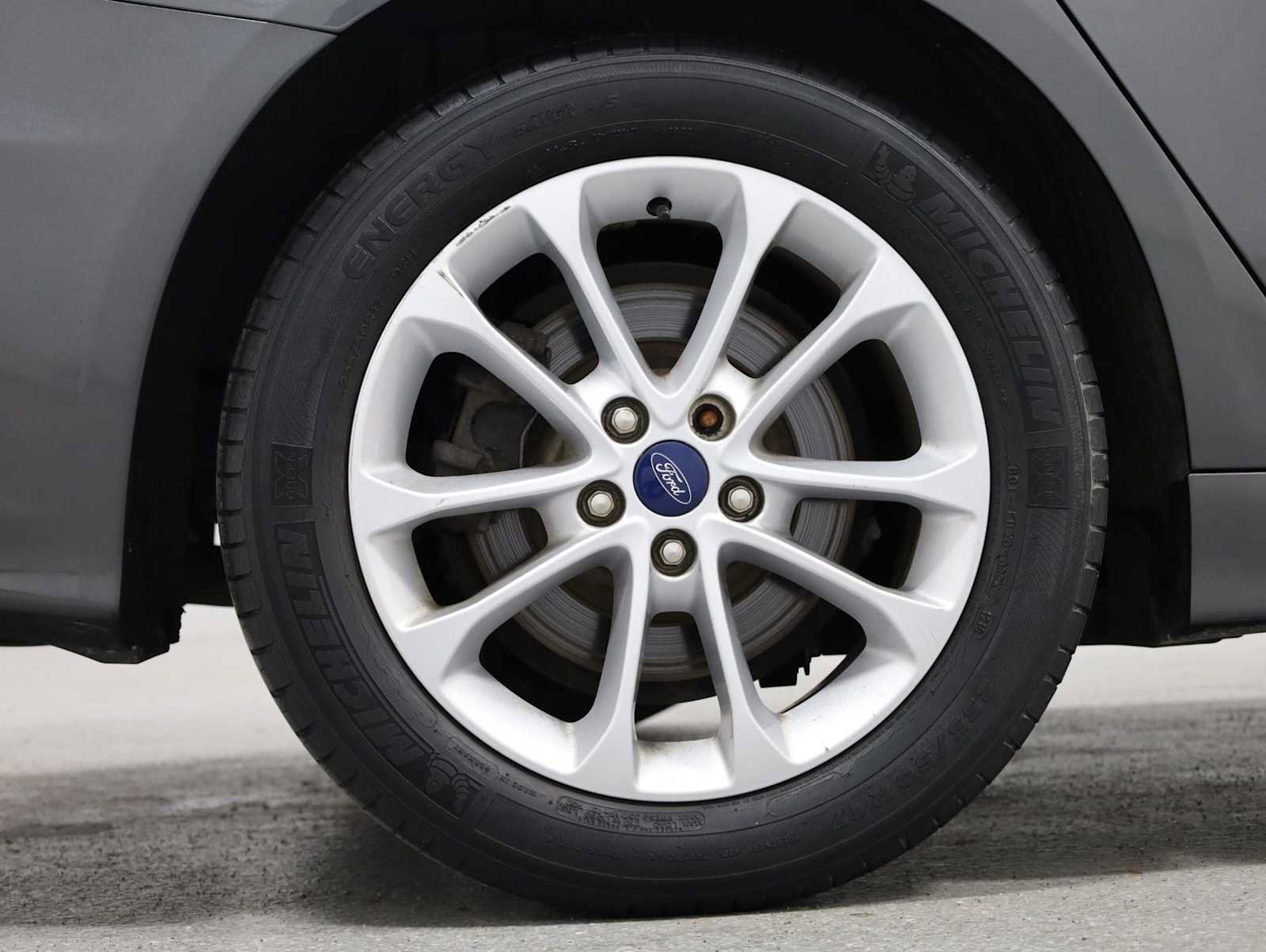 Used 2019 Ford Fusion SE FWD image 35