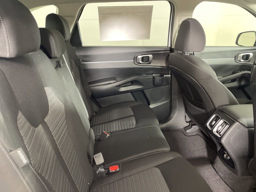 New 2026 Kia Sorento LX image 17