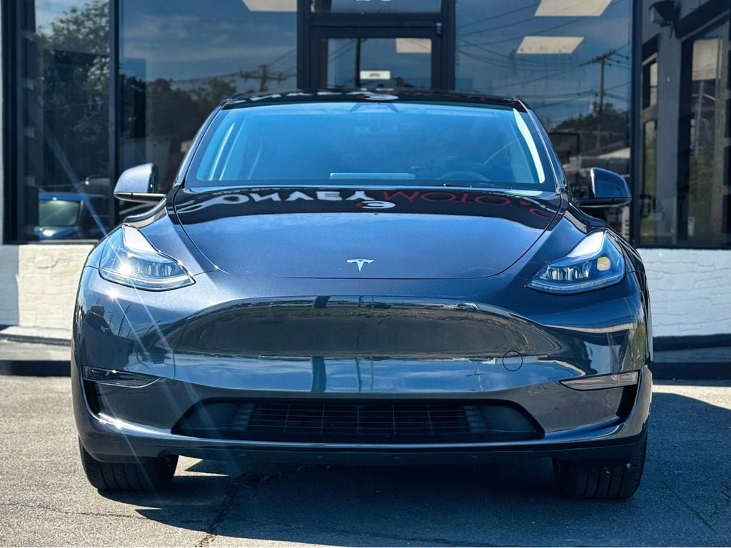 Used 2024 Tesla Model Y Long Range RWD image 3