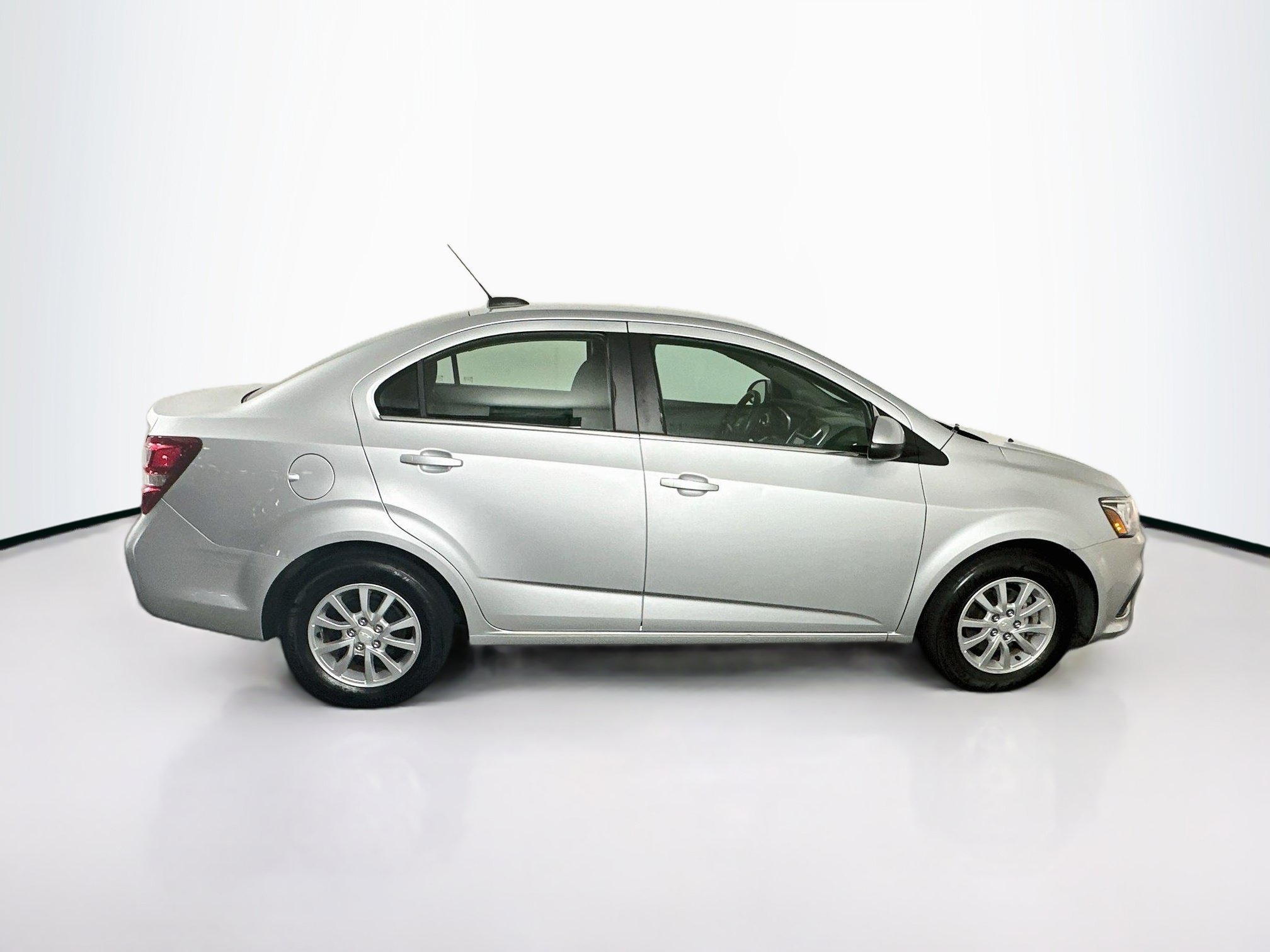 Used 2017 Chevrolet Sonic LT FWD image 10