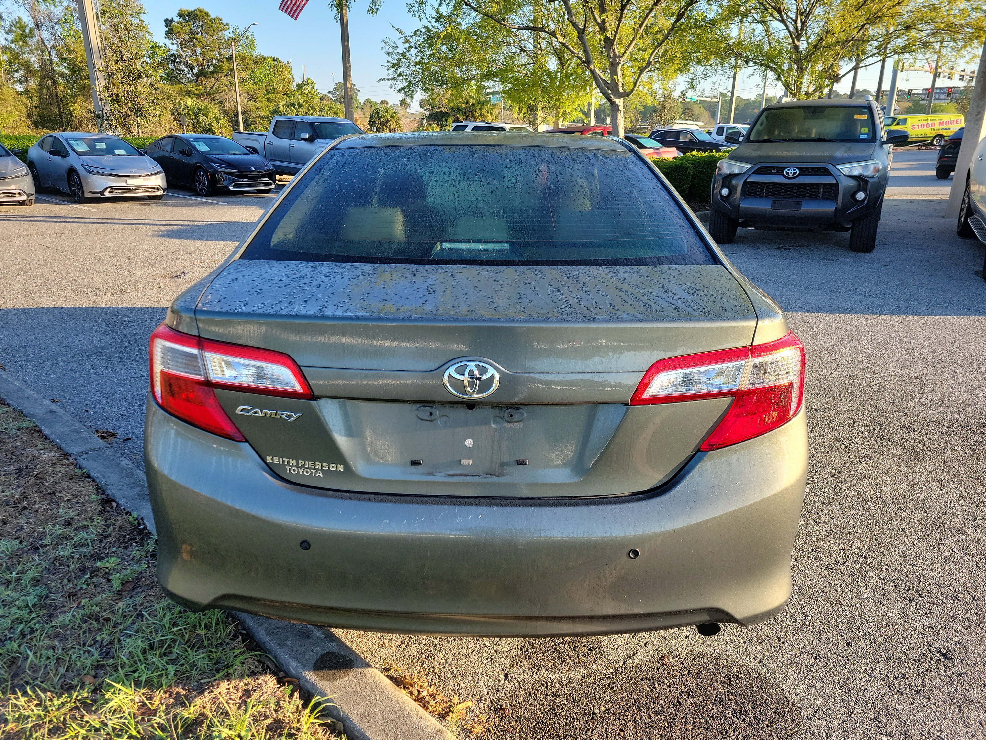 Used 2013 Toyota Camry L image 14