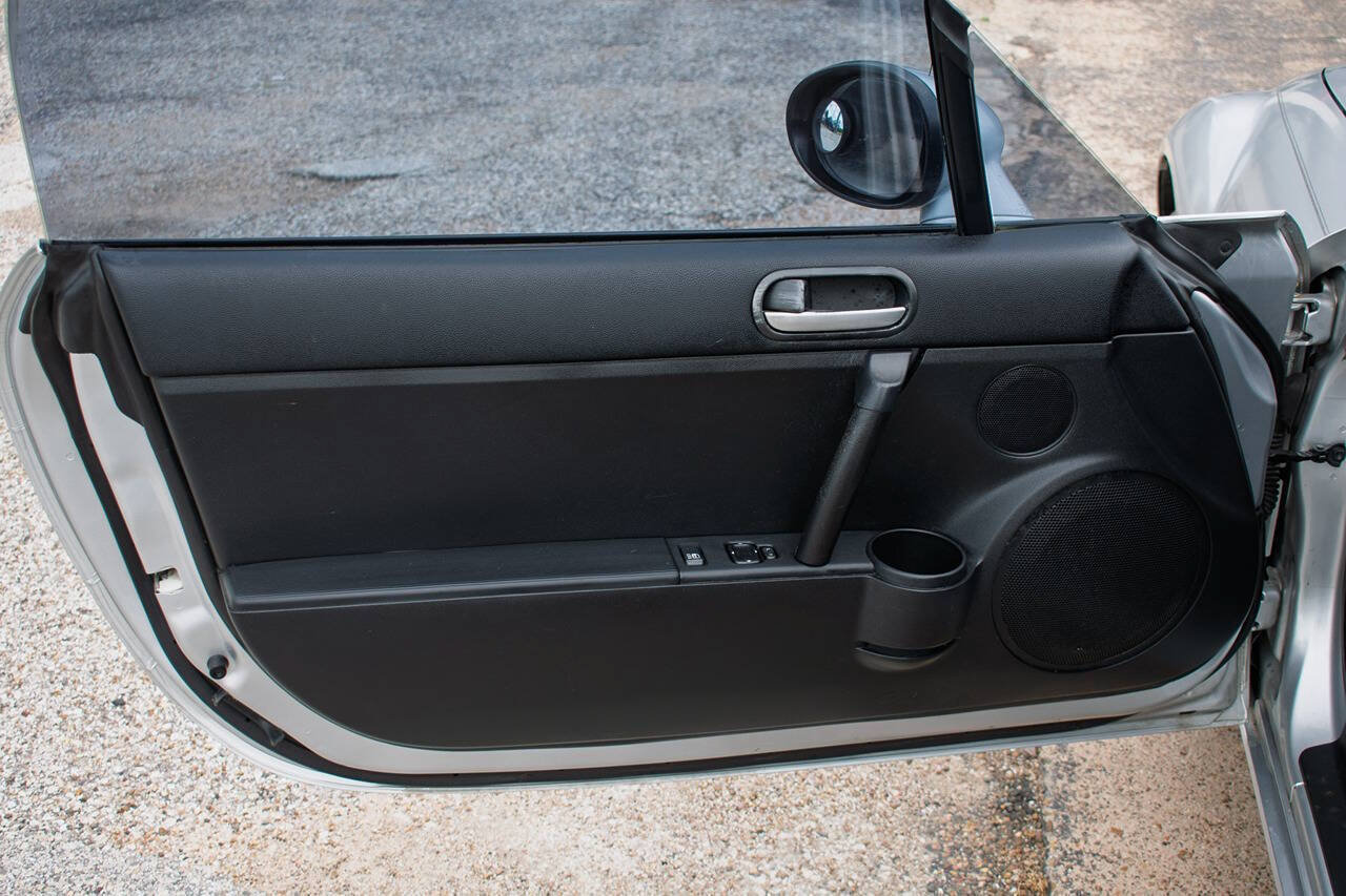 Used 2008 MAZDA MX-5 Miata Touring RWD image 18