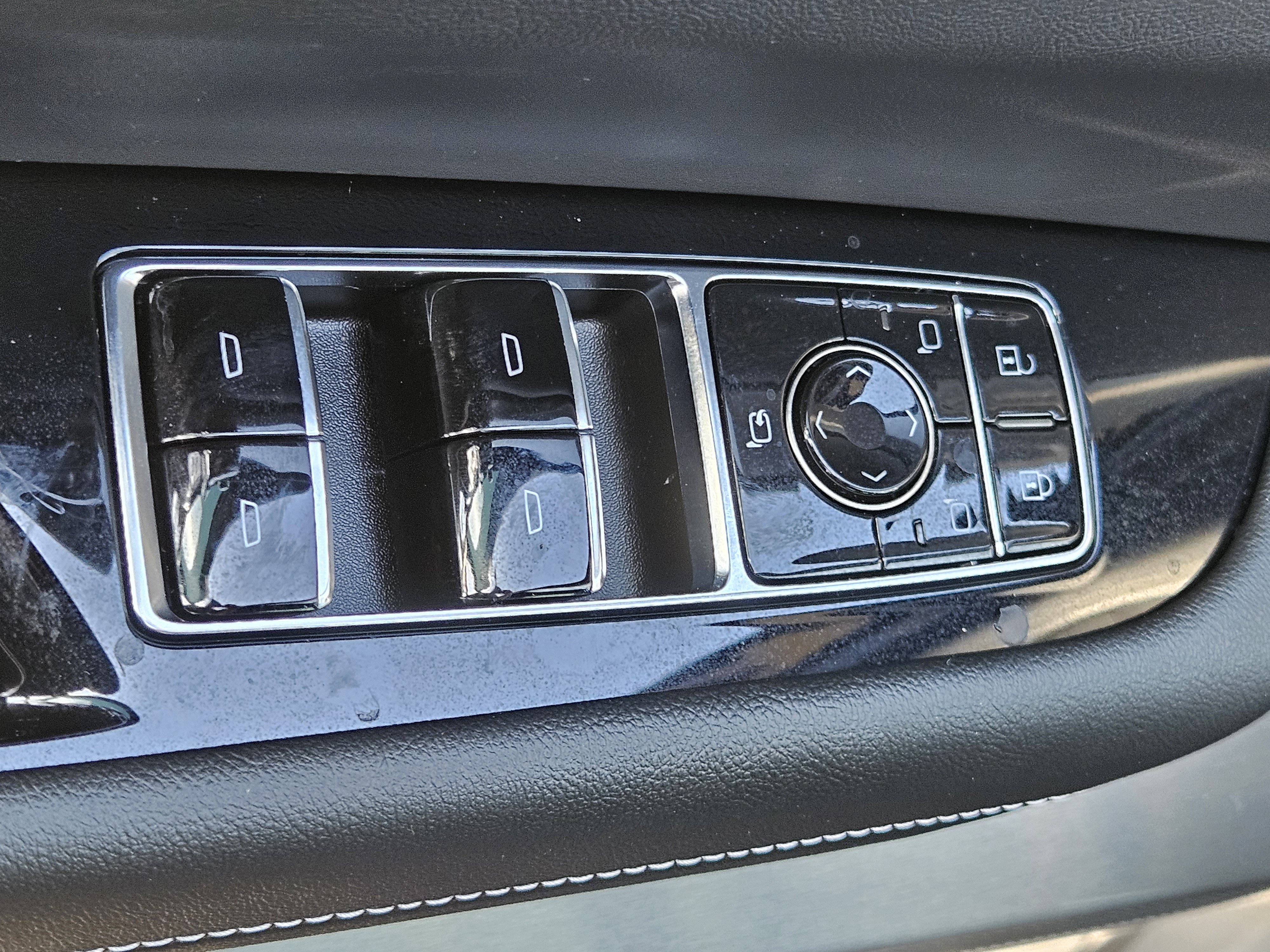 New 2026 Cadillac Vistiq Sport w/ LPO, Floor Liner Package image 21