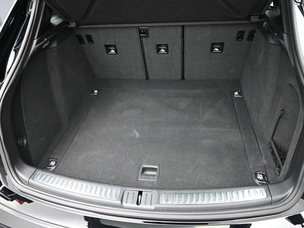 Certified 2024 Porsche Macan Turbo image 32