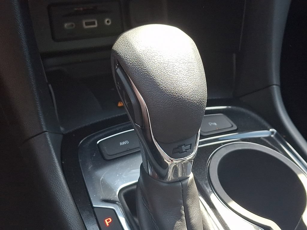 Used 2023 Chevrolet Equinox Premier AWD/4WD image 17