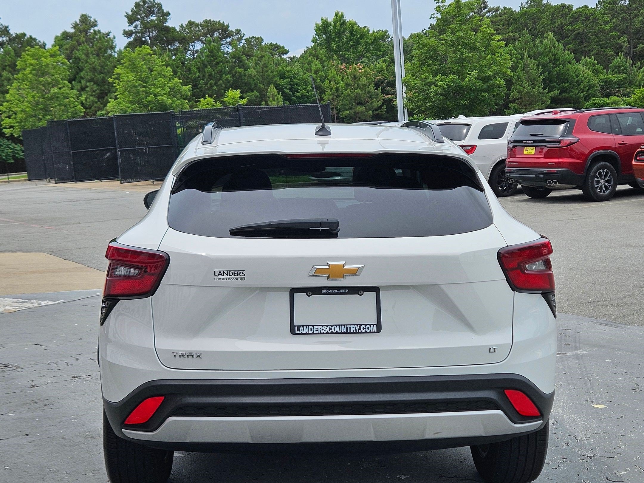 Used 2025 Chevrolet Trax LT w/ LT Convenience Package FWD image 6