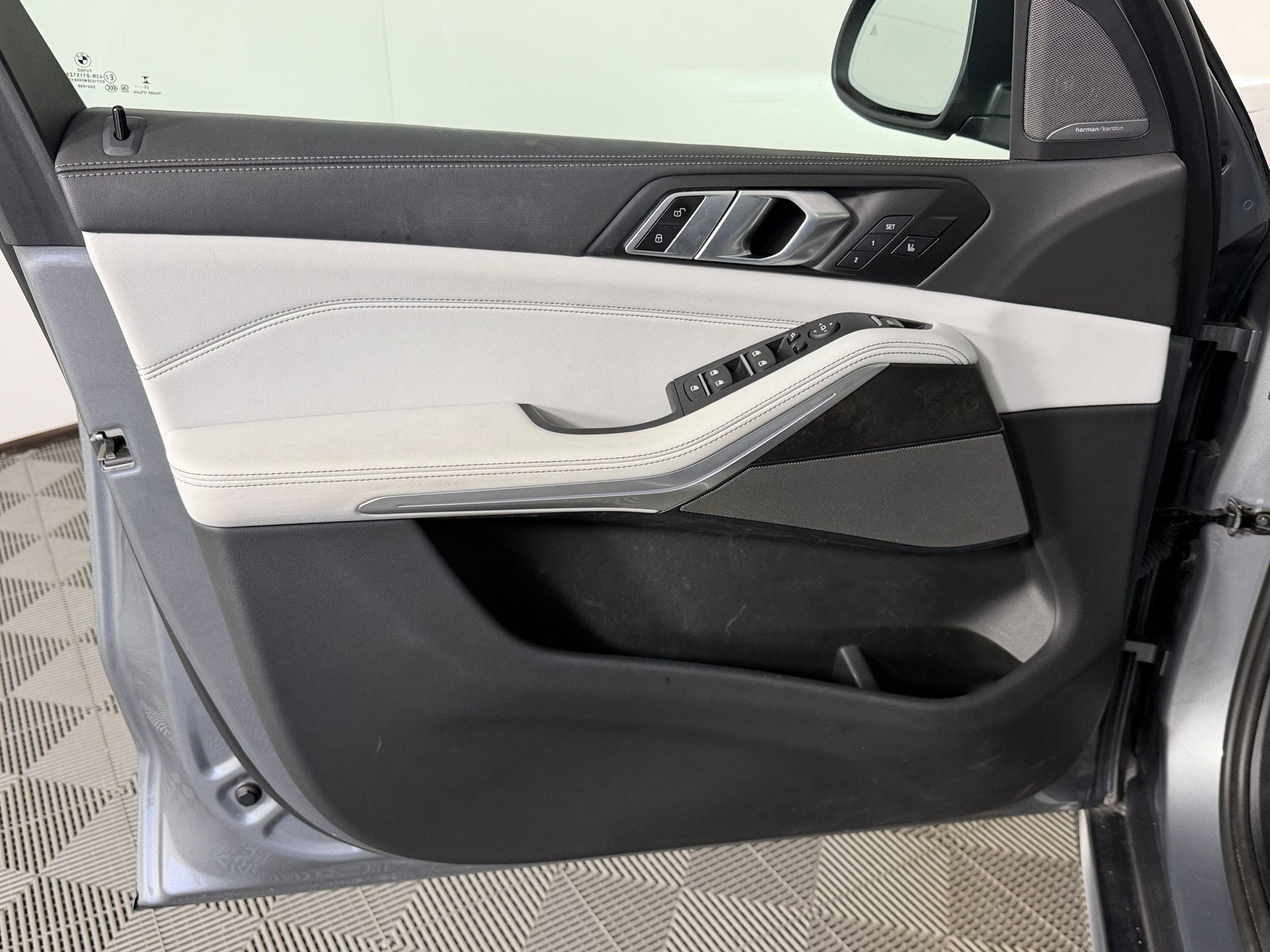 Certified 2024 BMW X5 xDrive40i w/ Premium Package AWD/4WD image 12