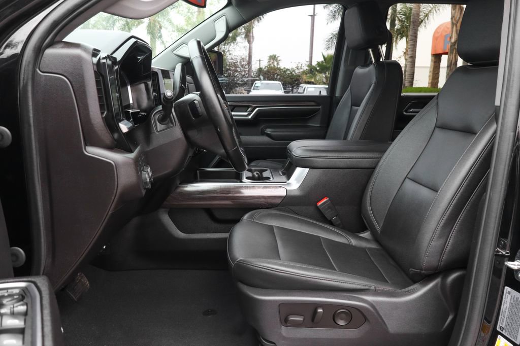Used 2024 Chevrolet Silverado 3500 LTZ w/ LTZ Plus Package AWD/4WD image 21