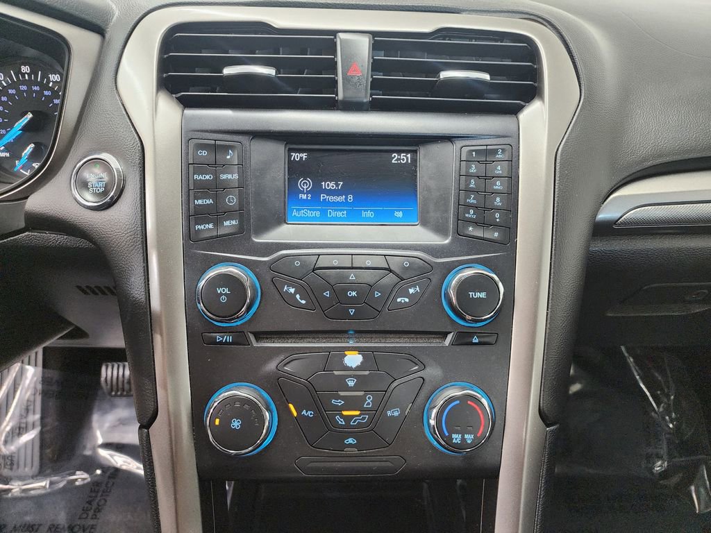 Used 2017 Ford Fusion SE FWD image 17