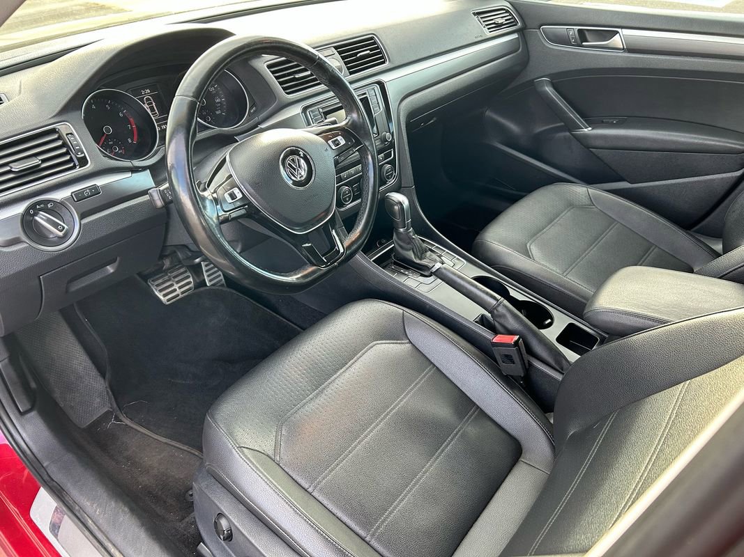 Used 2016 Volkswagen Passat 1.8T R-Line image 9