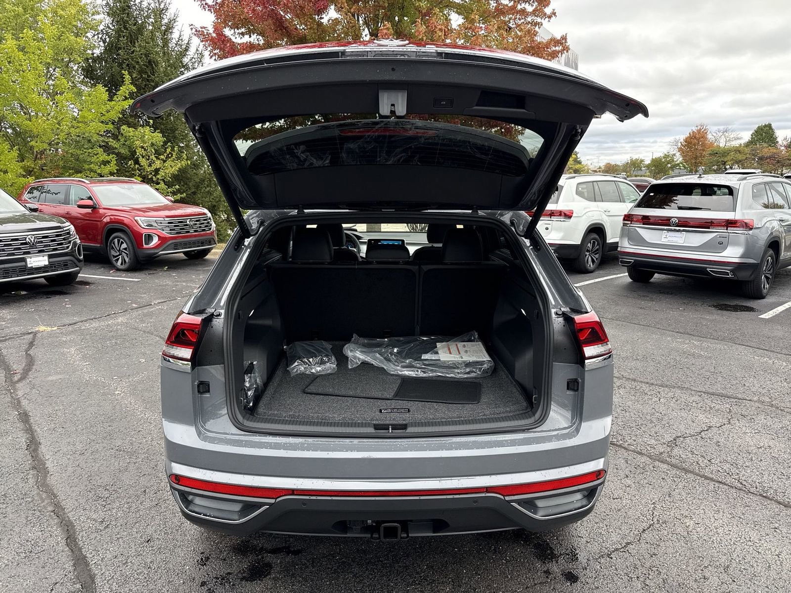 New 2026 Volkswagen Atlas Cross Sport SE image 24